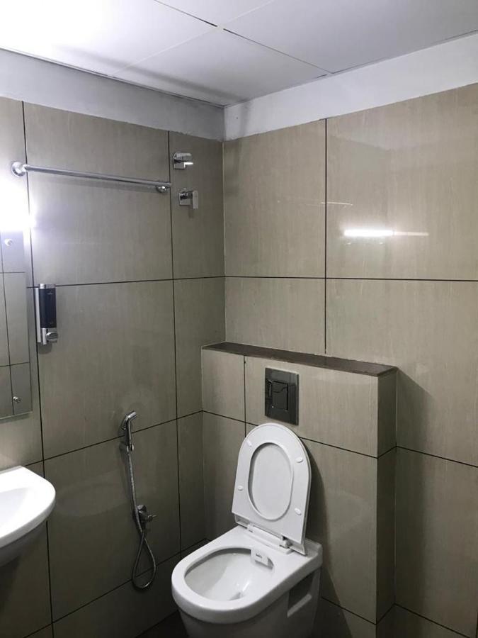 Empire Grande Suites Kochi Exterior photo